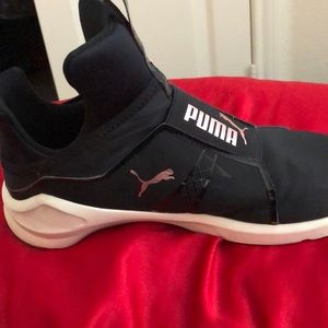 Puma tennis shoes